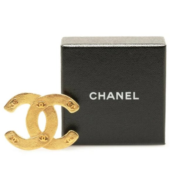 CHANEL CC Logos Vintage Brooch Gold Tone Pin 29 Auth - Picture 1 of 6